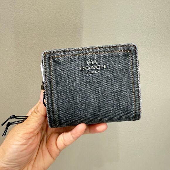 Coach CAP07 Snap Wallet, Washed Grey Unisex - Picture 1 of 8